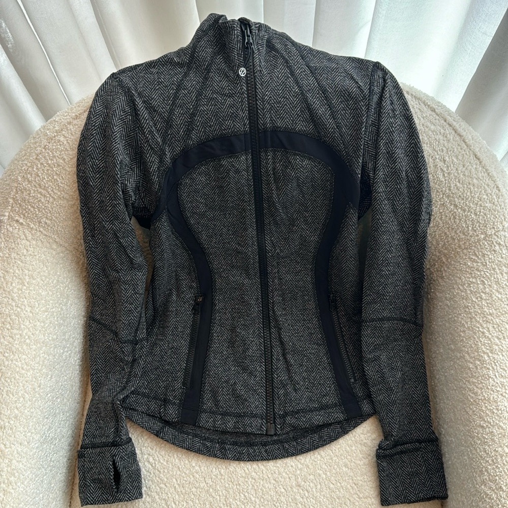Lululemon Casual Define Jacket Size 6 Herringbone Grey and Black Almost New!